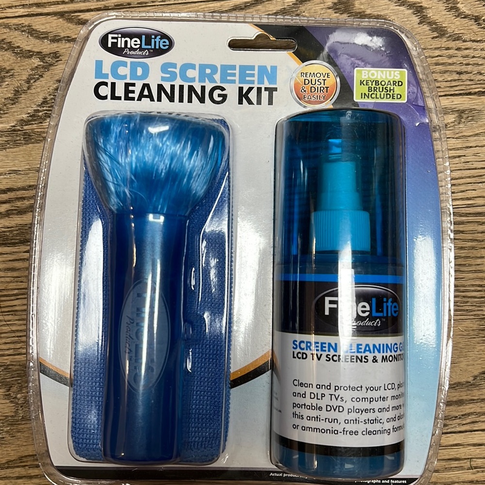 🎉 Host Pick 🎉 NWT LCD screen cleaning kit